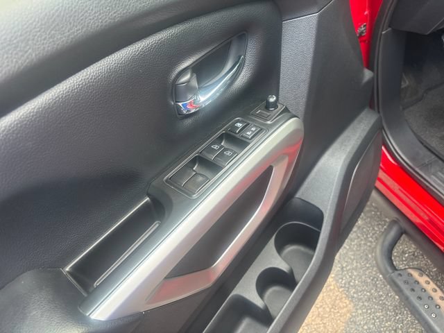Used 2023 Nissan Titan SV w/ SV Convenience Package AWD/4WD image 14
