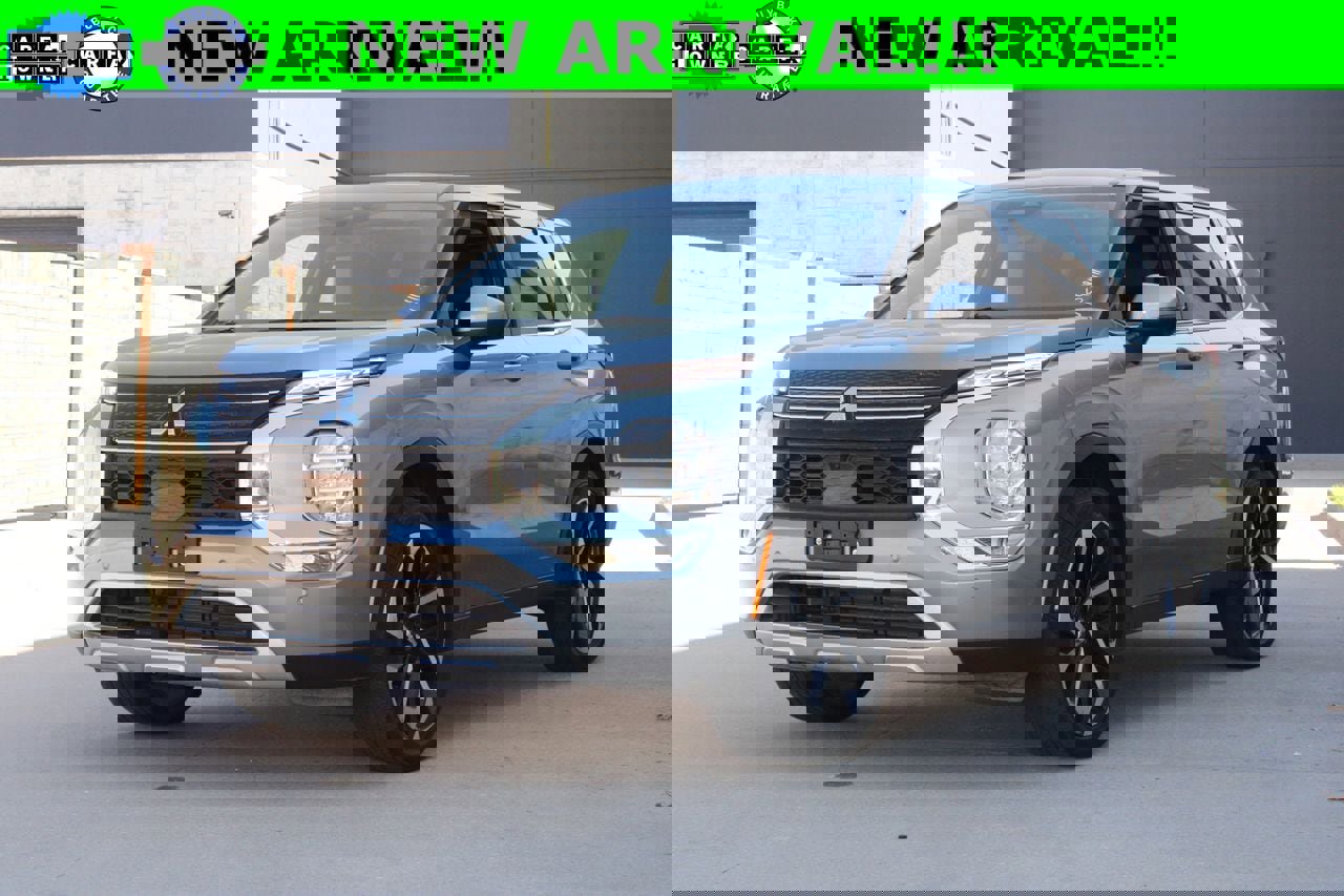 Used 2024 Mitsubishi Outlander SE