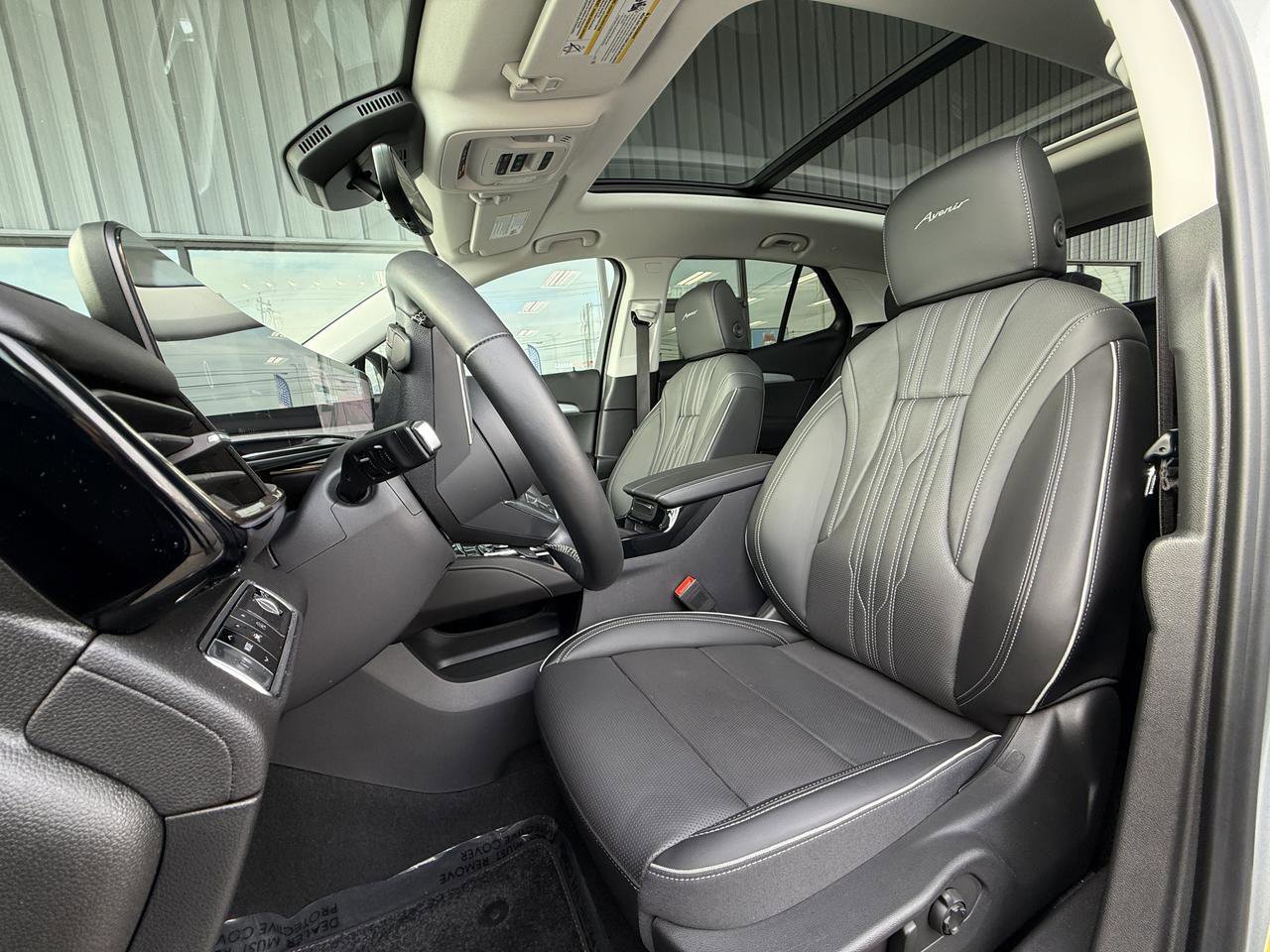 Used 2024 Buick Envision Avenir AWD/4WD image 14
