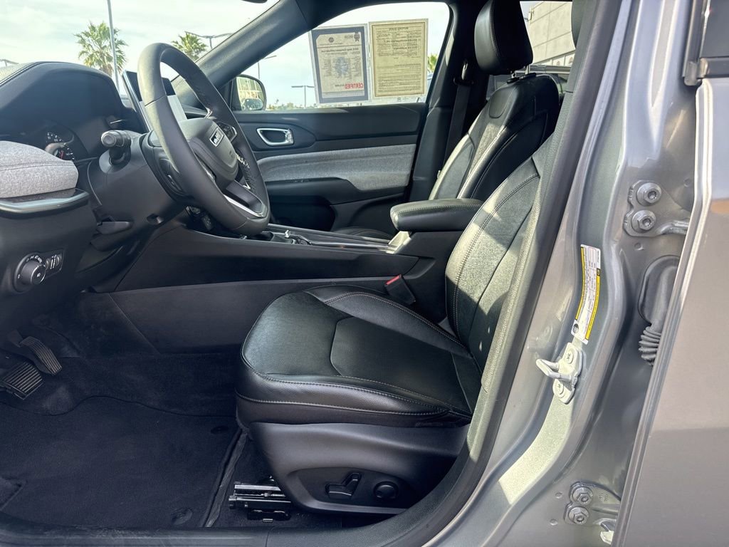 Used 2023 Jeep Compass Latitude AWD/4WD image 13