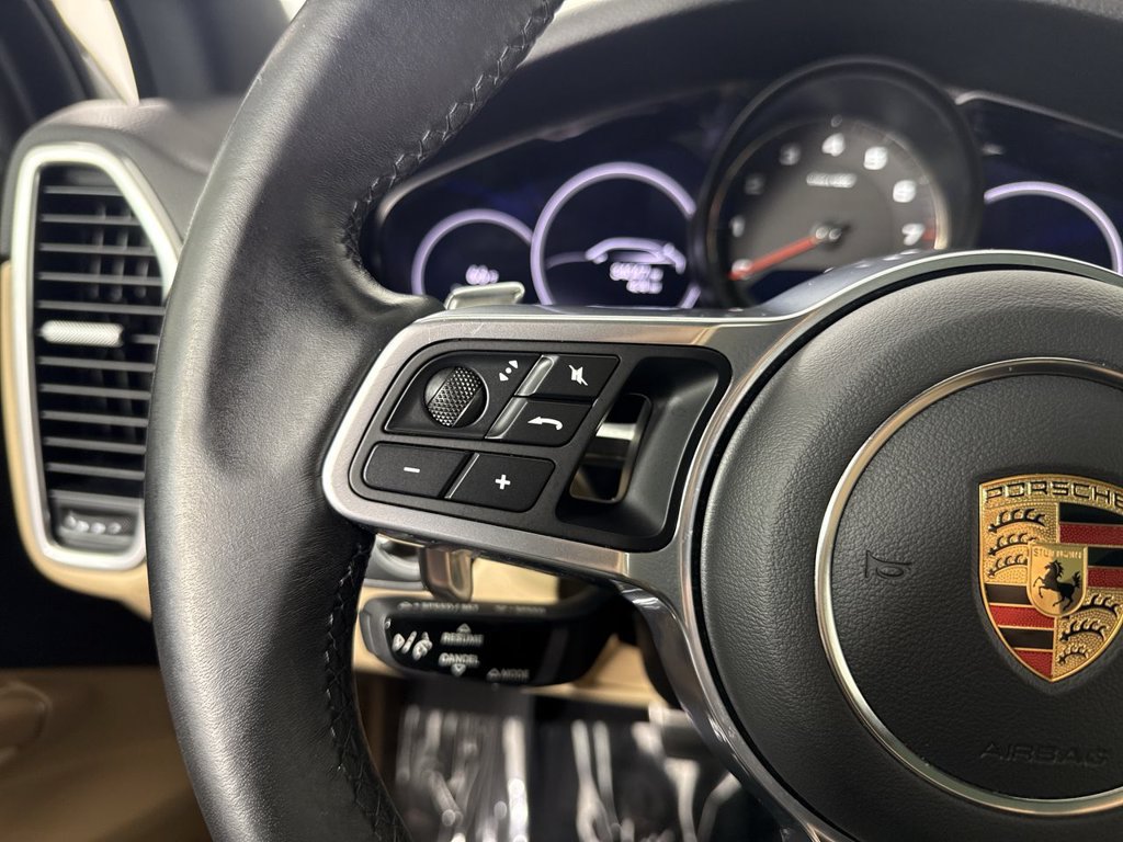 Certified 2023 Porsche Cayenne S Platinum w/ Premium Package Plus AWD/4WD image 38