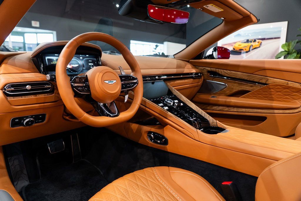 Used 2024 Aston Martin DB12 Convertible image 24