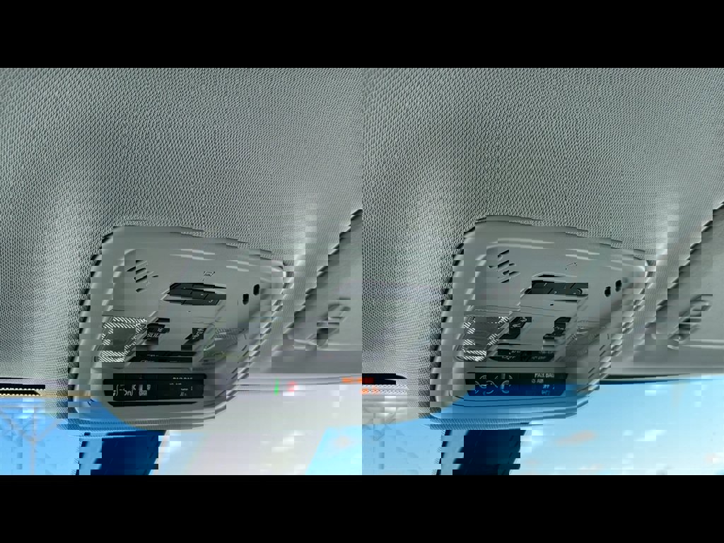 Used 2021 Chevrolet Traverse Premier w/ Redline Edition AWD/4WD image 17