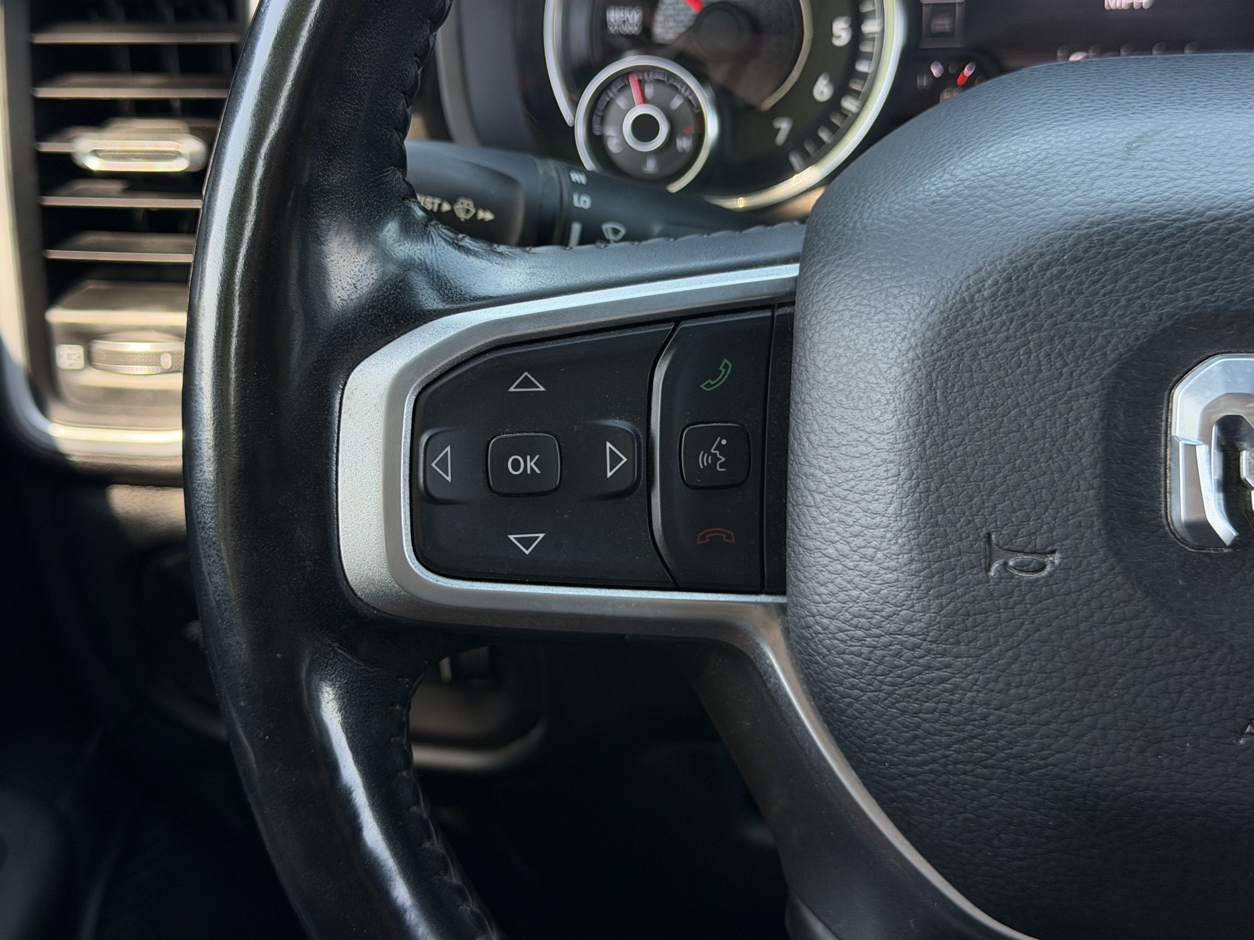 Used 2020 RAM 1500 Big Horn AWD/4WD image 18