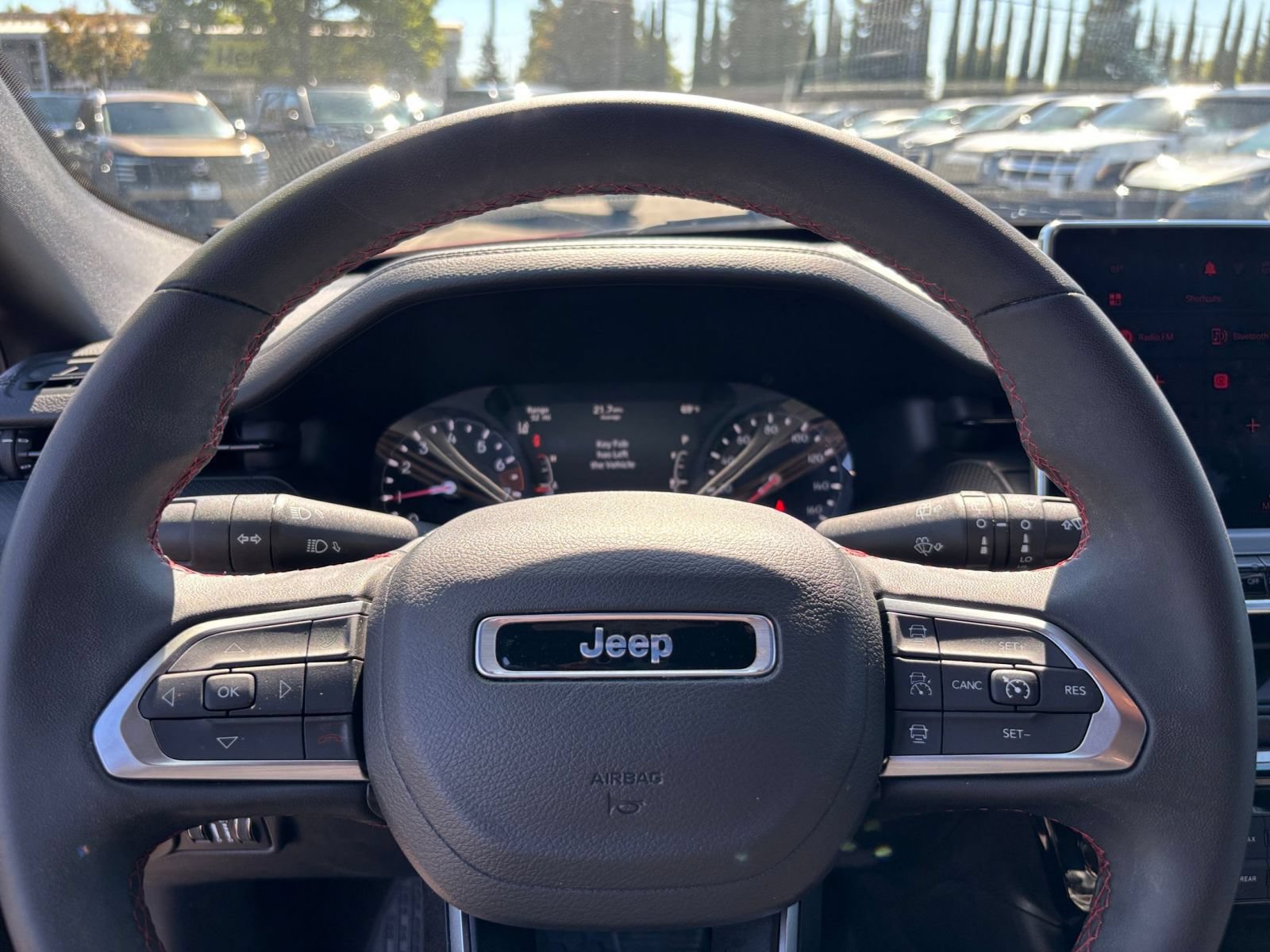 Used 2025 Jeep Compass Trailhawk AWD/4WD image 26