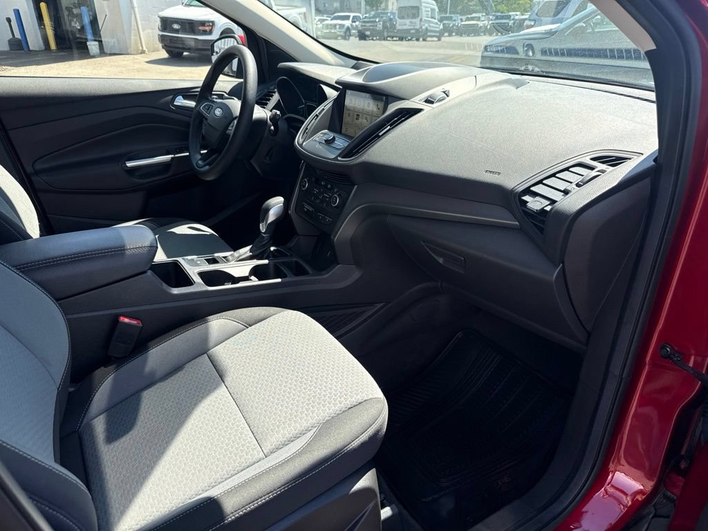 Used 2019 Ford Escape SE FWD image 31