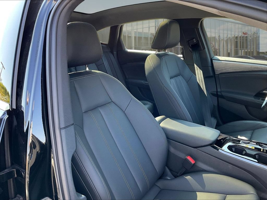 Used 2025 Audi A6 e-tron Prestige AWD/4WD image 31