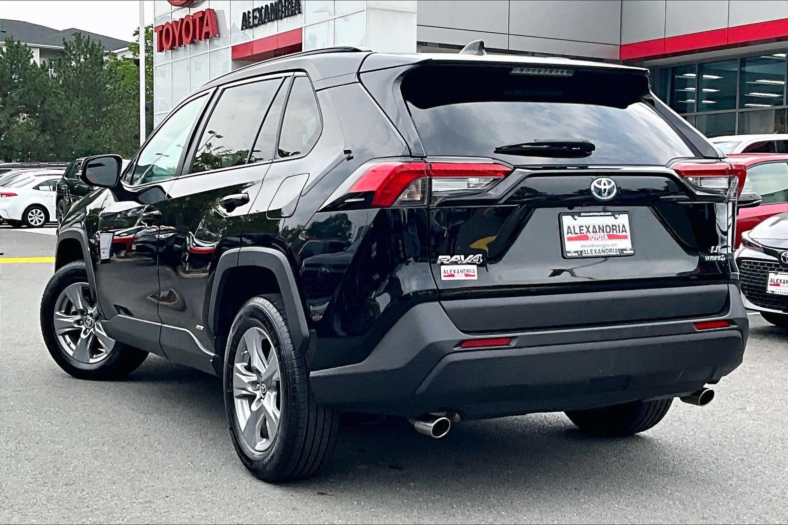 Used 2023 Toyota RAV4 LE AWD/4WD image 11