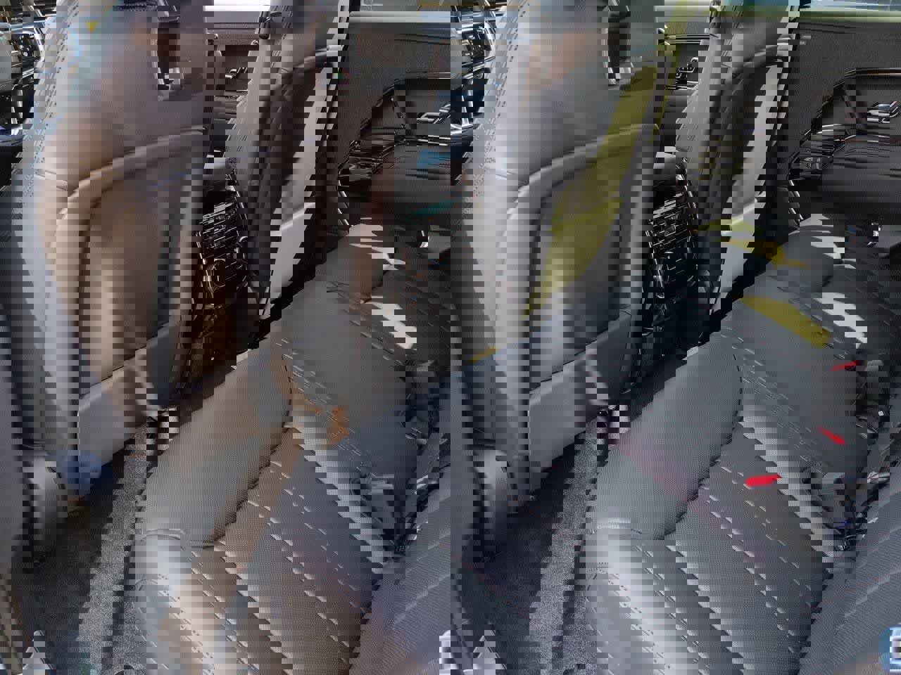 New 2026 Land Rover Range Rover Sport SE AWD/4WD image 17