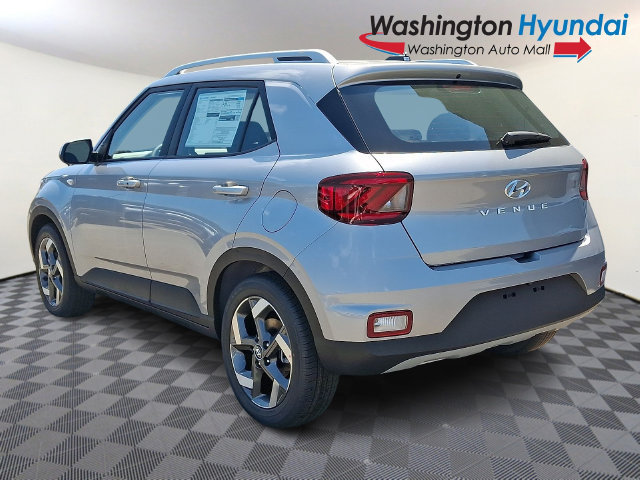 New 2026 Hyundai Venue SEL FWD image 4