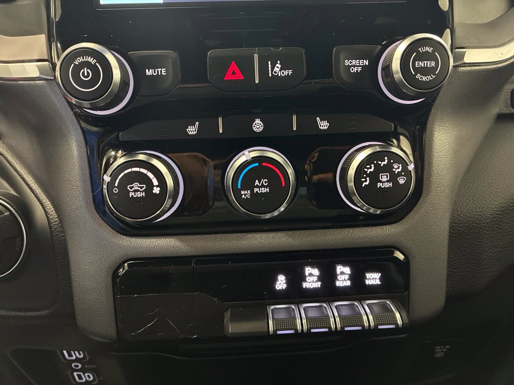 Used 2025 RAM 1500 Big Horn AWD/4WD image 9
