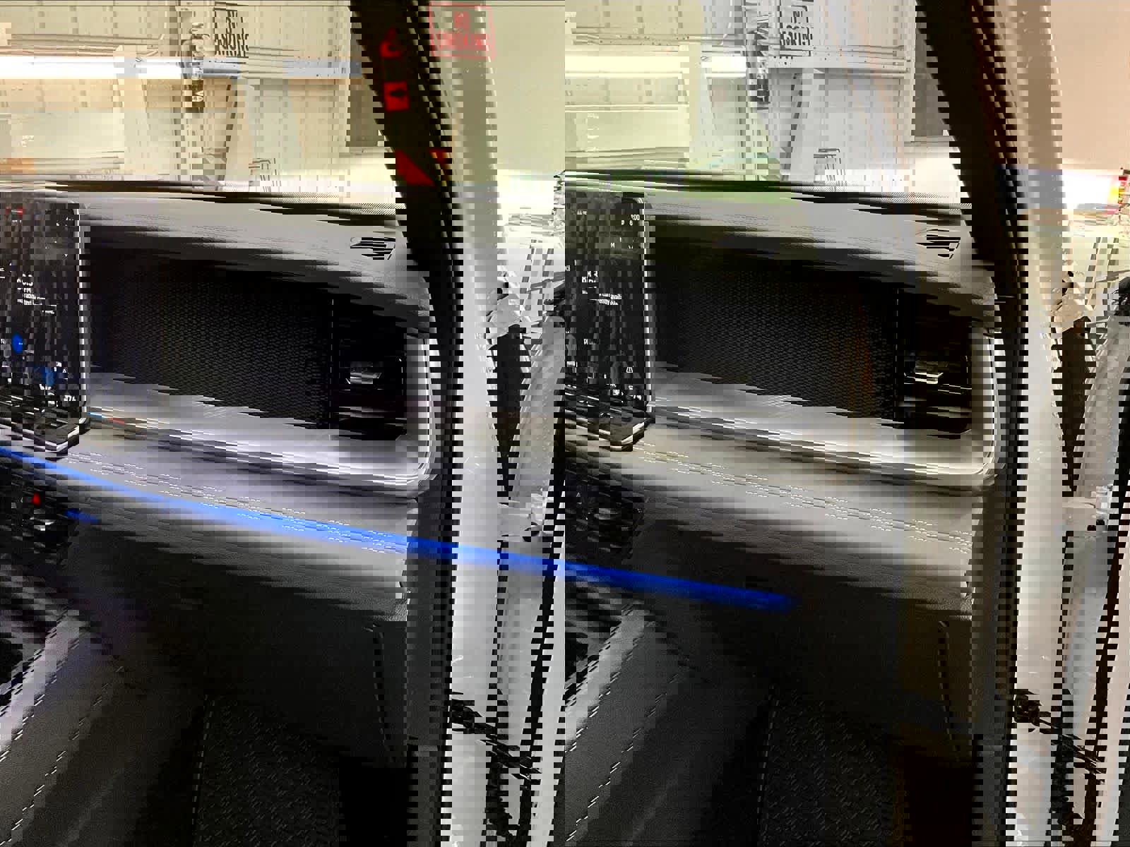 New 2026 Volkswagen Tiguan SE R-Line image 27