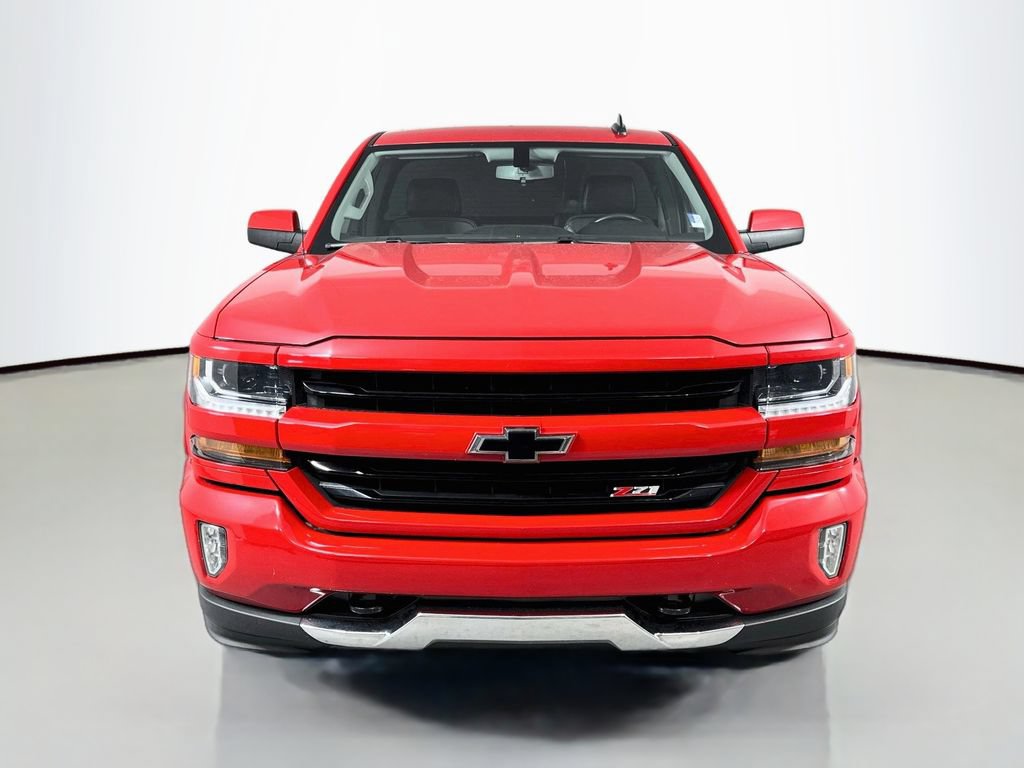 Used 2018 Chevrolet Silverado 1500 LT w/ LT Convenience Package AWD/4WD image 2