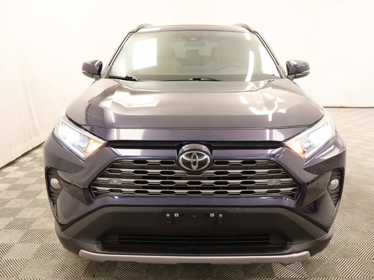 Used 2019 Toyota RAV4 Limited w/ Cold Weather Package image 4