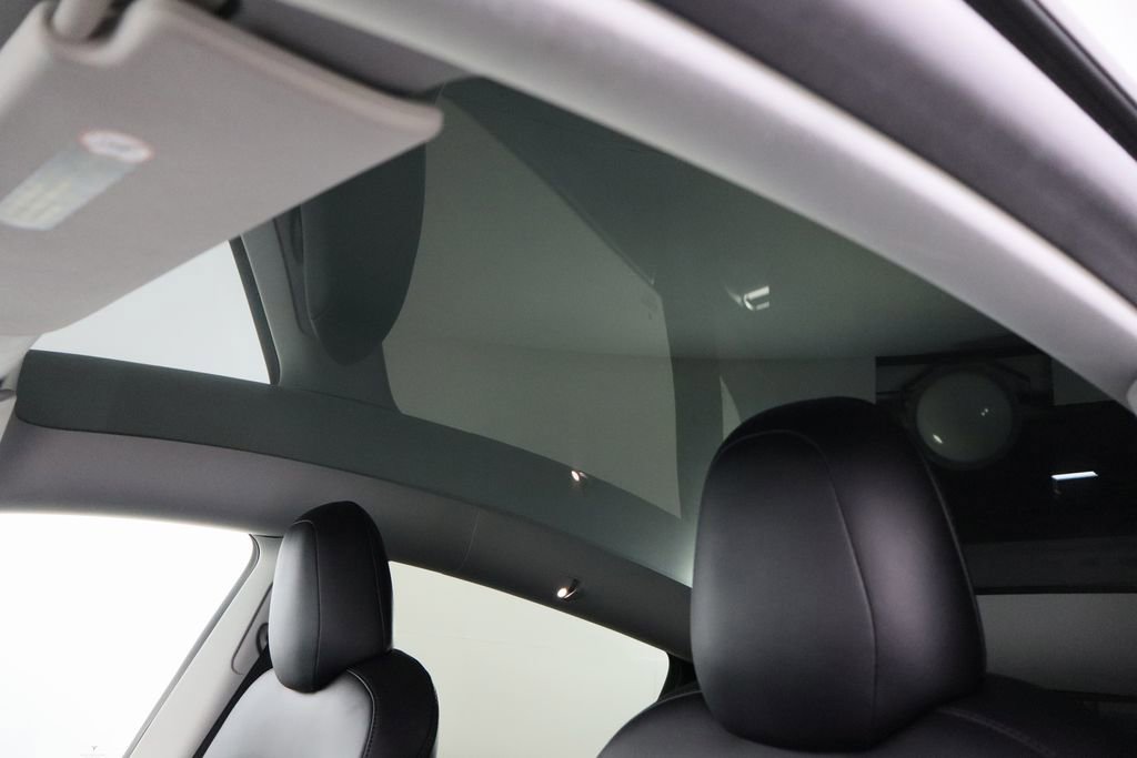 Used 2022 Tesla Model Y Performance image 23