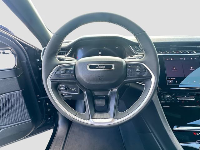 Used 2024 Jeep Grand Cherokee Altitude RWD image 11