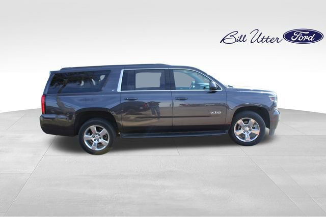 Used 2016 Chevrolet Suburban LT image 4