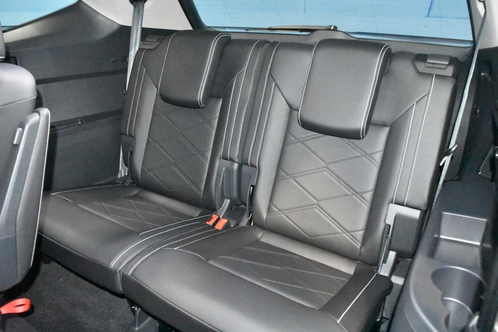 Certified 2025 Volkswagen Atlas SE image 18