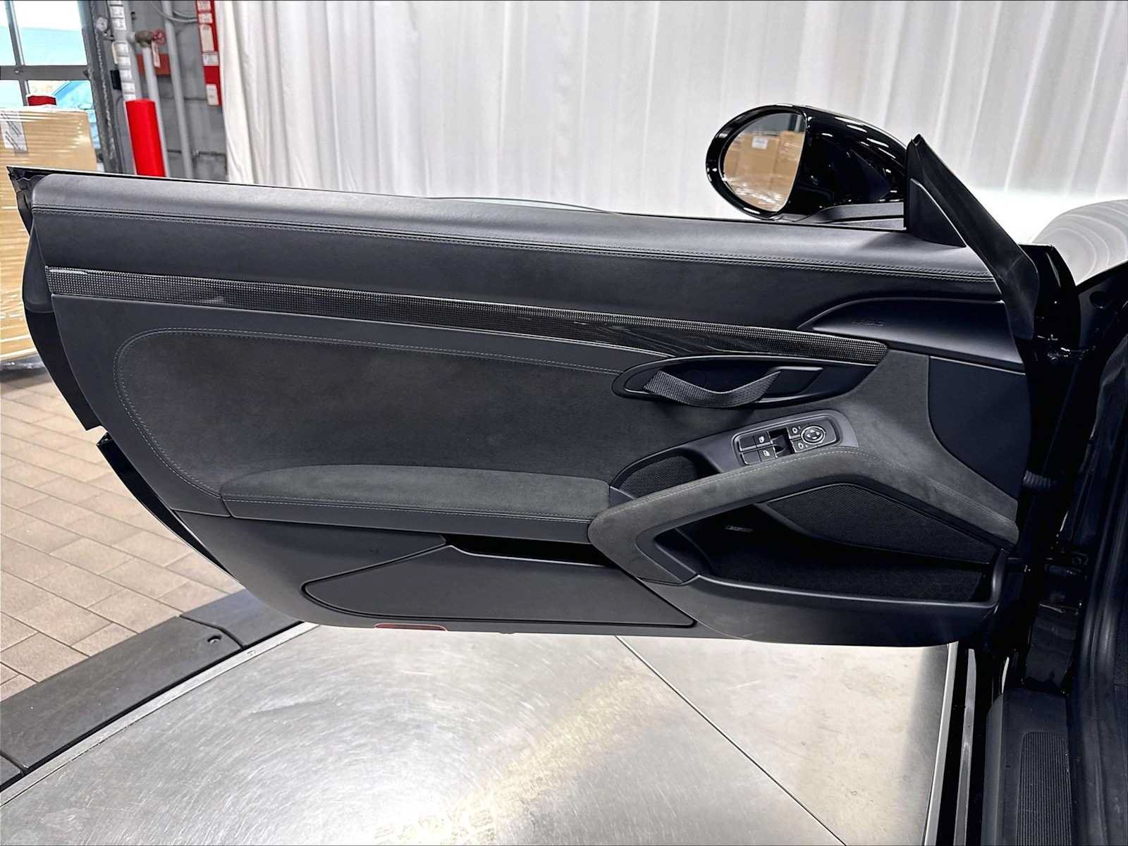 Used 2022 Porsche 718 Boxster Spyder RWD image 24