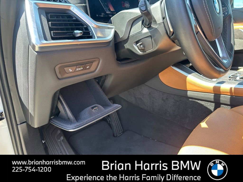 Certified 2025 BMW X5 xDrive40i w/ Premium Package image 13