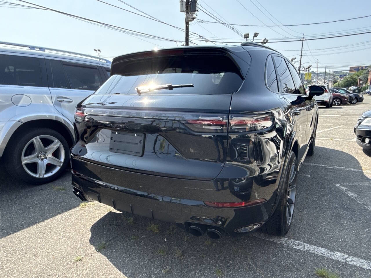 Used 2019 Porsche Cayenne Turbo w/ Sportdesign Package image 6