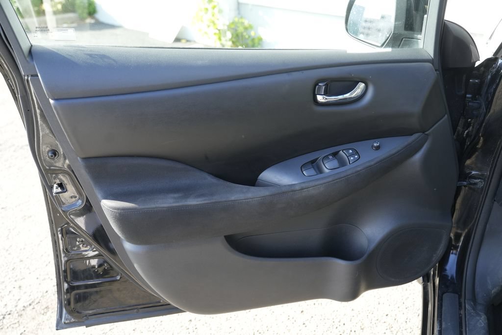 Used 2017 Nissan Leaf S w/ Charge Package FWD image 18