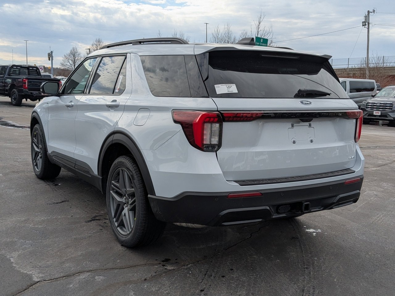 New 2026 Ford Explorer ST-Line w/ ST-Line Street Pack image 6