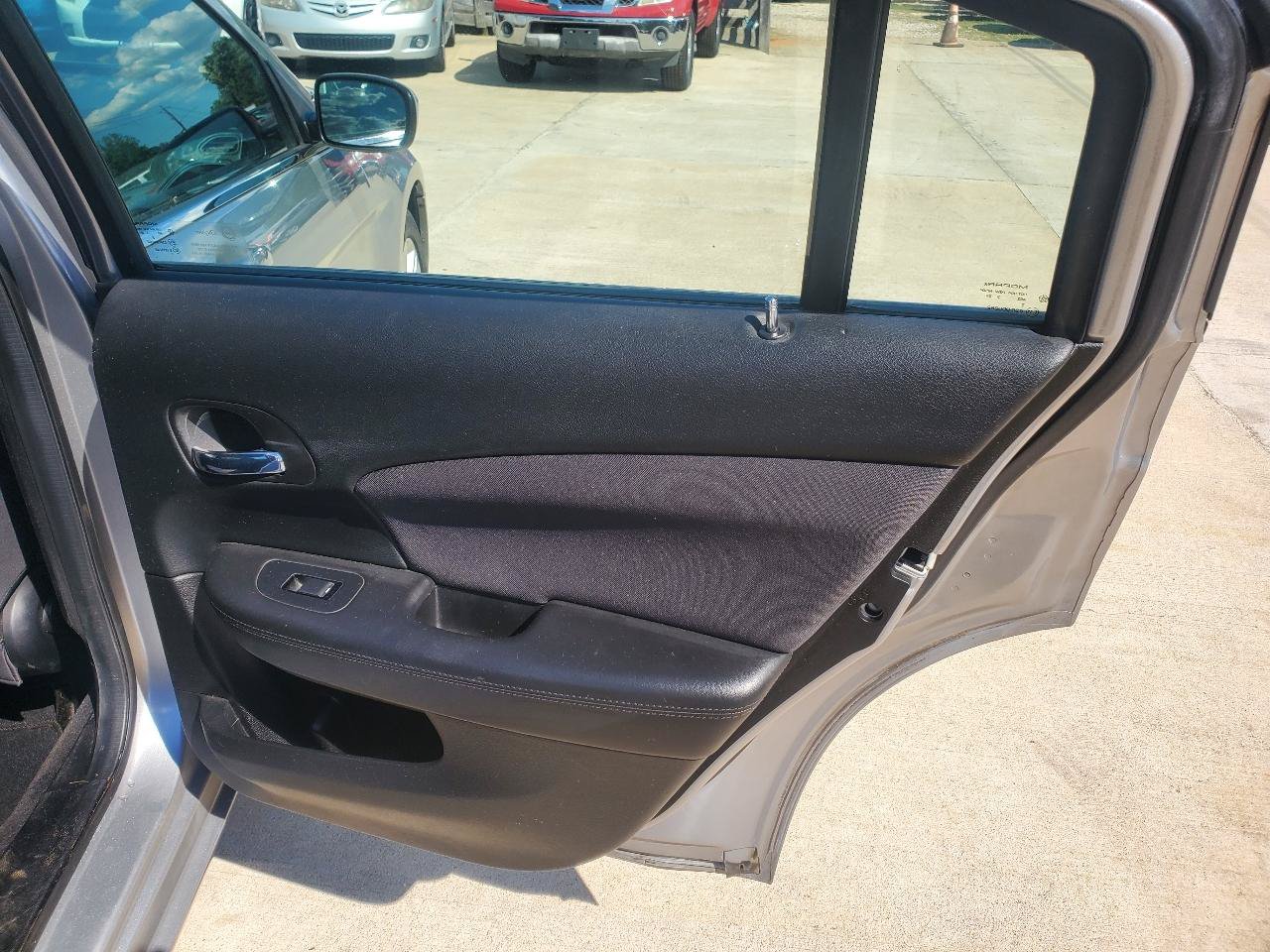 Used 2013 Chrysler 200 LX FWD image 8