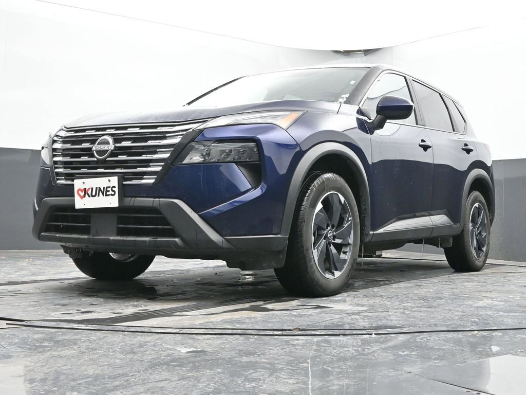 Used 2024 Nissan Rogue SV image 43