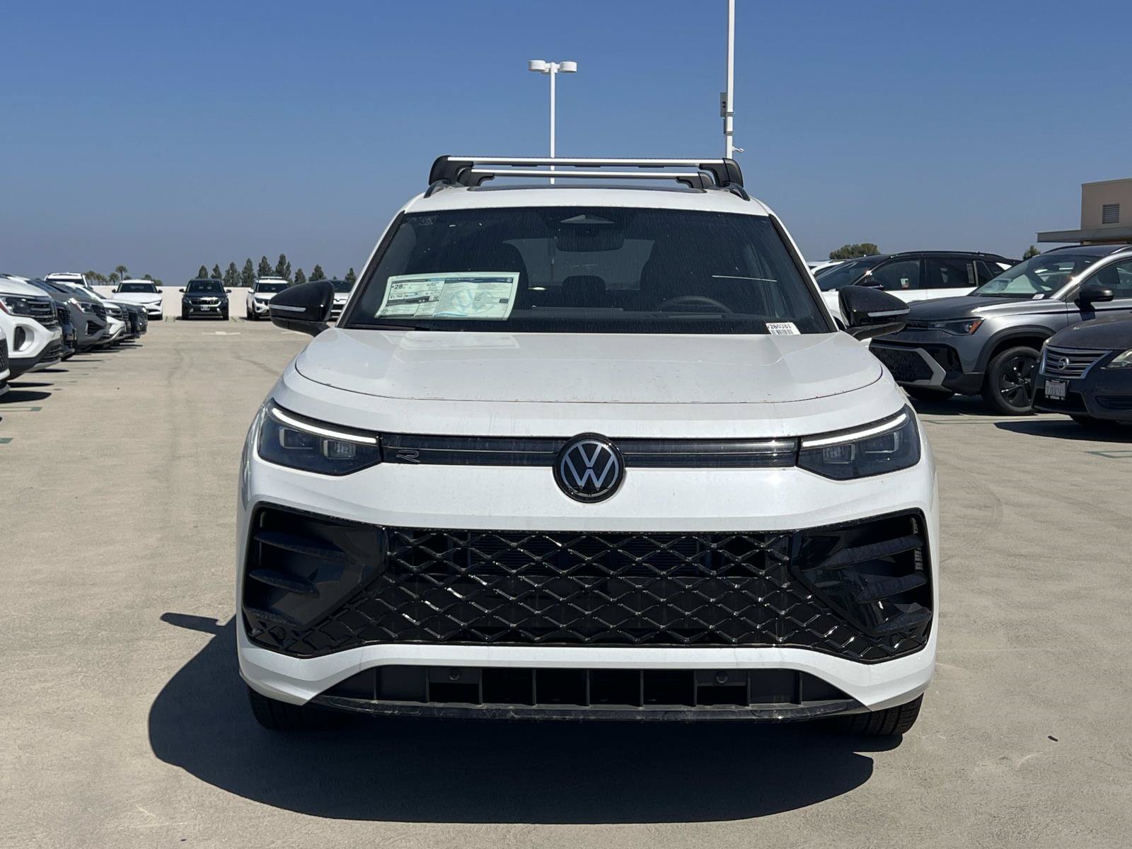 New 2026 Volkswagen Tiguan SE R-Line FWD image 4