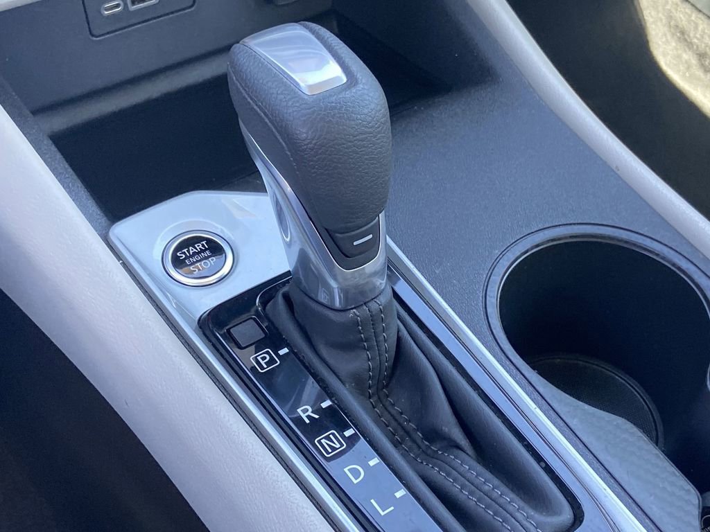 Used 2025 Nissan Altima 2.5 SV FWD image 11