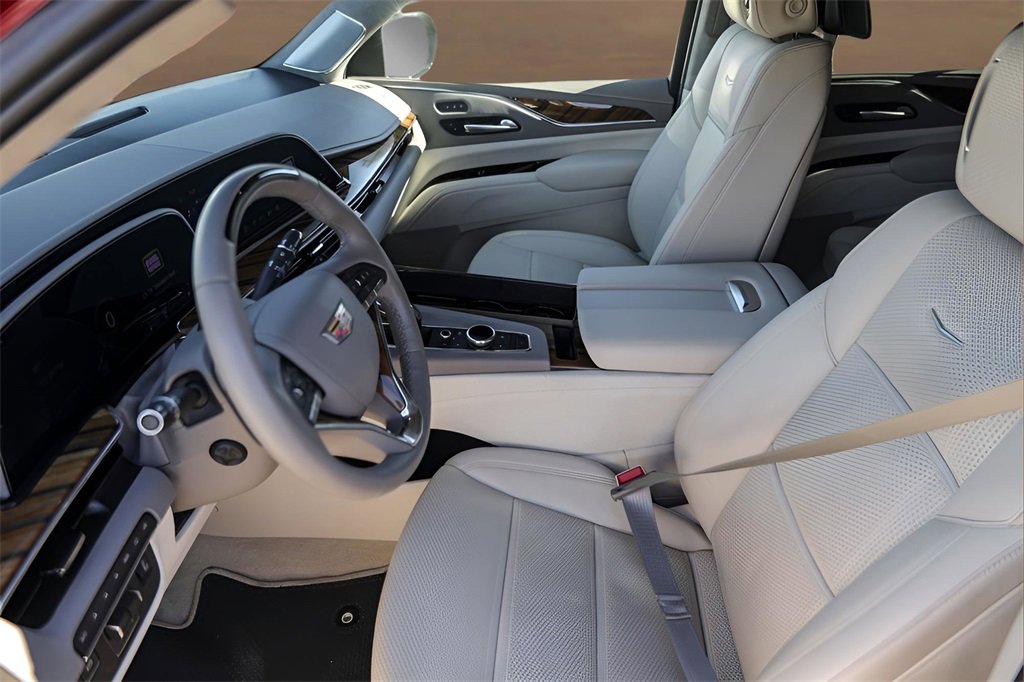 Used 2024 Cadillac Escalade Premium Luxury Platinum w/ Heavy-Duty Trailer Package image 10