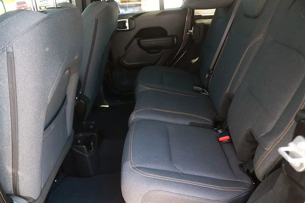 Used 2025 Jeep Wrangler Unlimited Sport AWD/4WD image 15