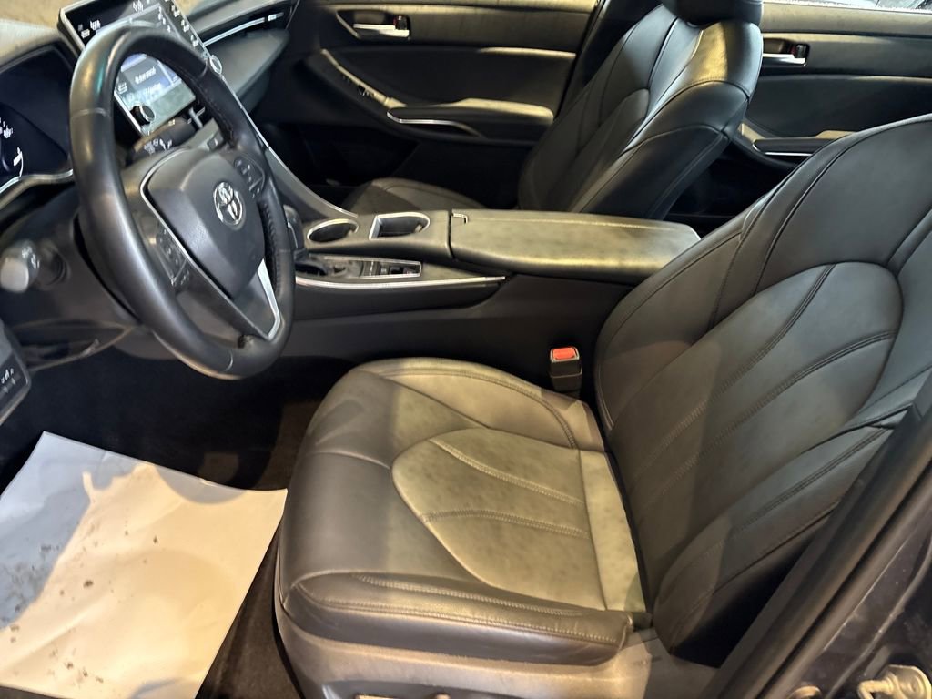 Used 2019 Toyota Avalon XLE w/ Moonroof Package image 9