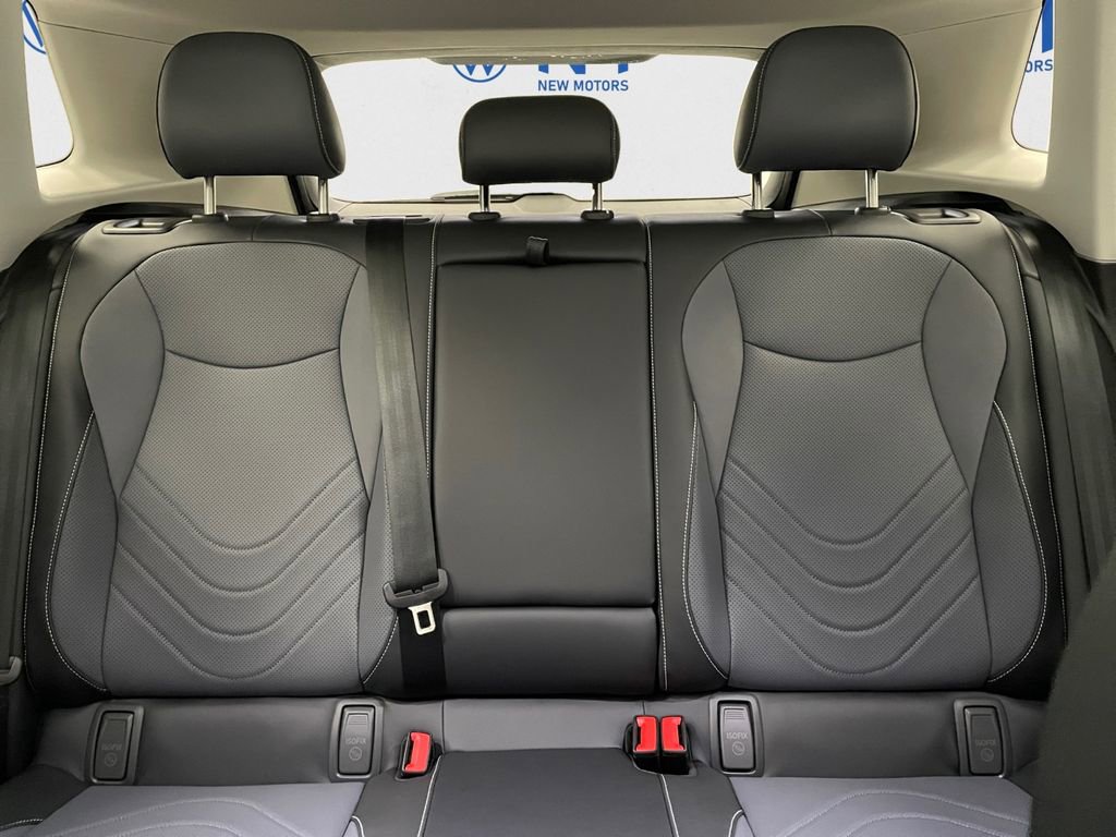 New 2026 Volkswagen Tiguan SE image 11