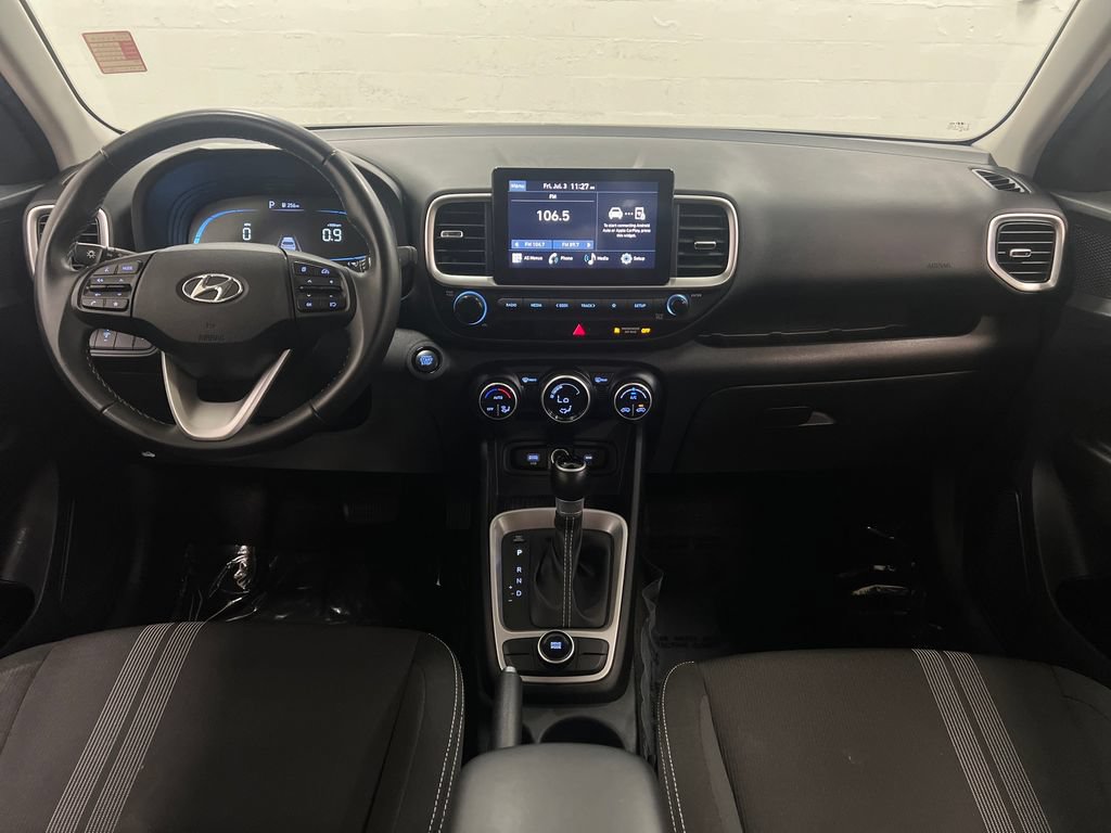 Used 2024 Hyundai Venue SEL FWD image 13