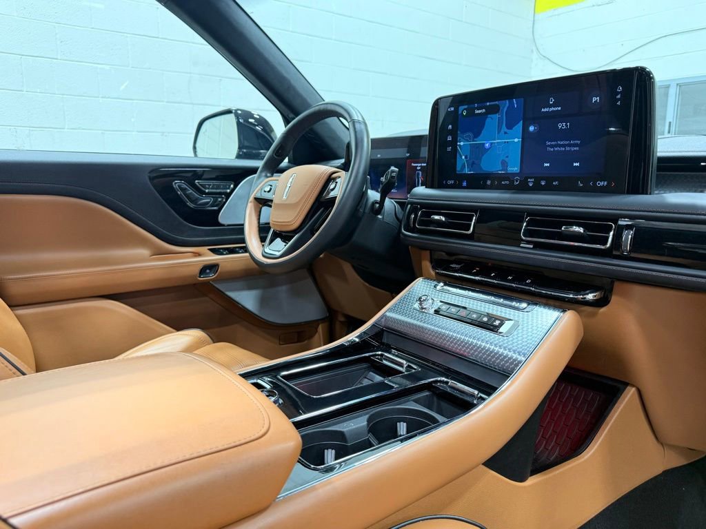 Used 2025 Lincoln Aviator Black Label image 47