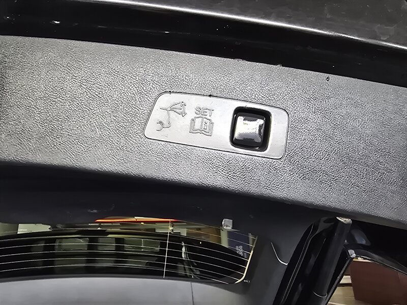 Used 2021 Lincoln Corsair AWD w/ Premium Package image 35
