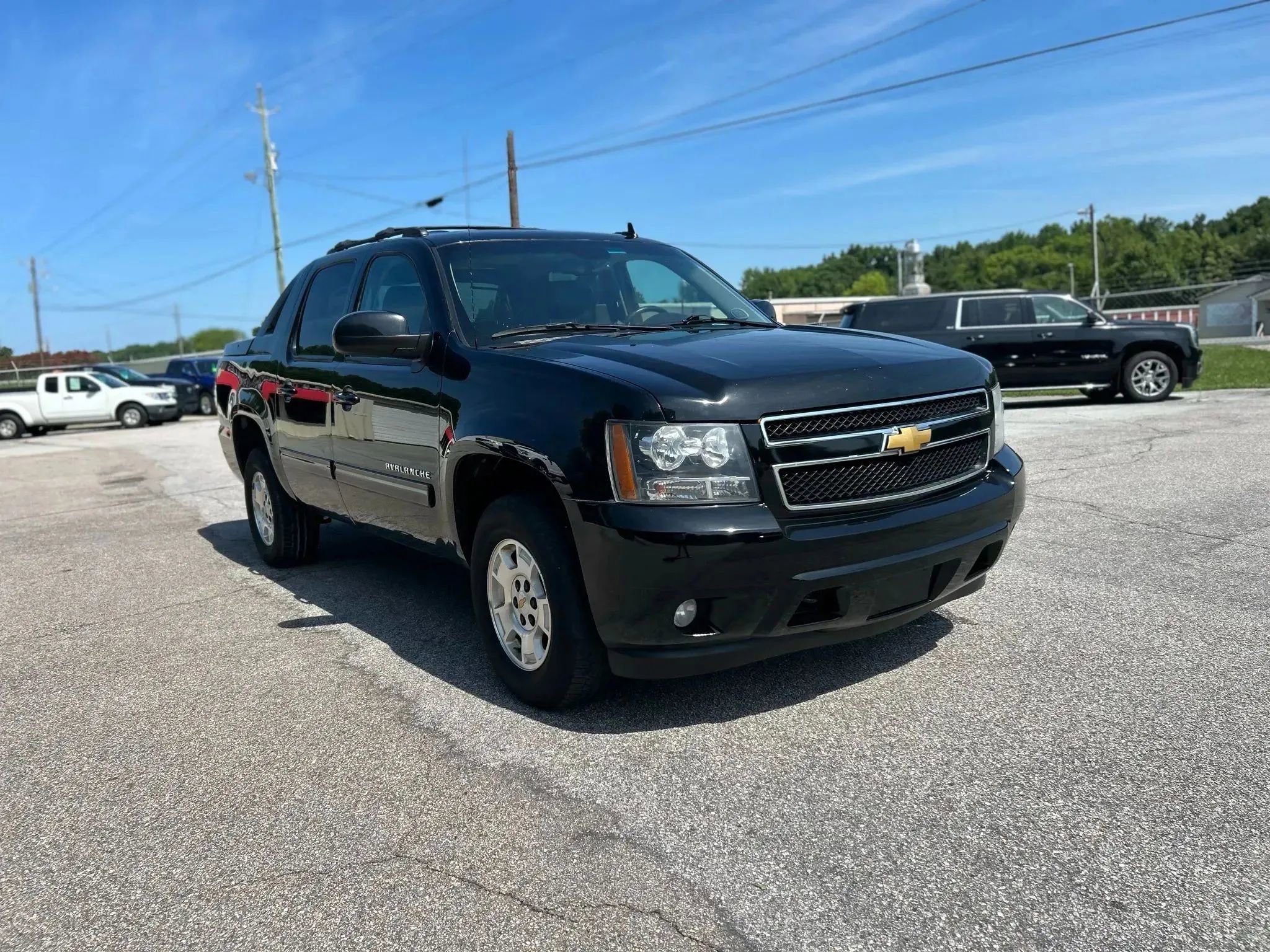 Used 2013 Chevrolet Avalanche LT AWD/4WD image 5
