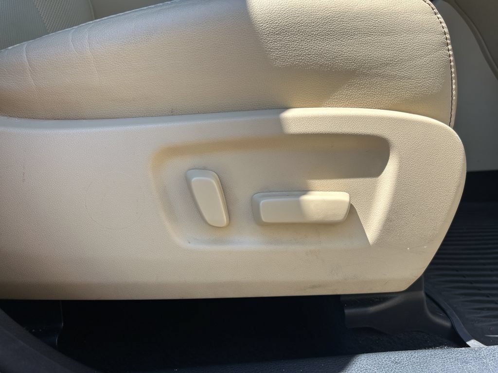 Used 2015 Toyota Highlander Limited Platinum AWD/4WD image 13