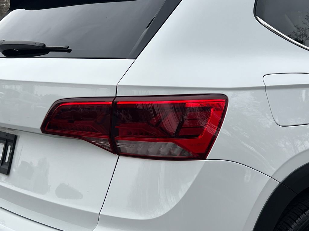 Used 2024 Volkswagen Taos SE image 6