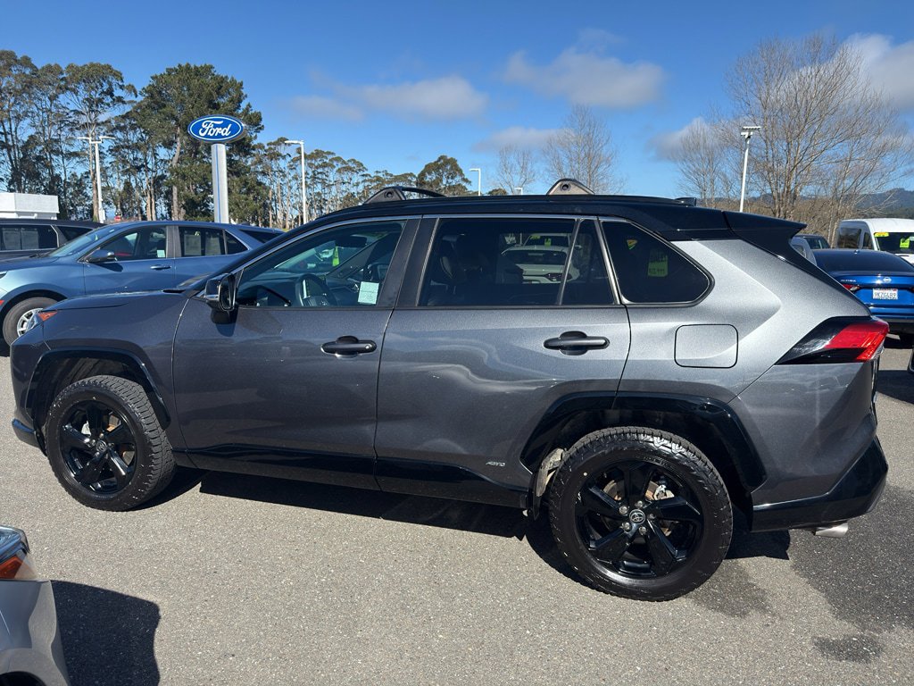 Used 2021 Toyota RAV4 XSE AWD/4WD image 2