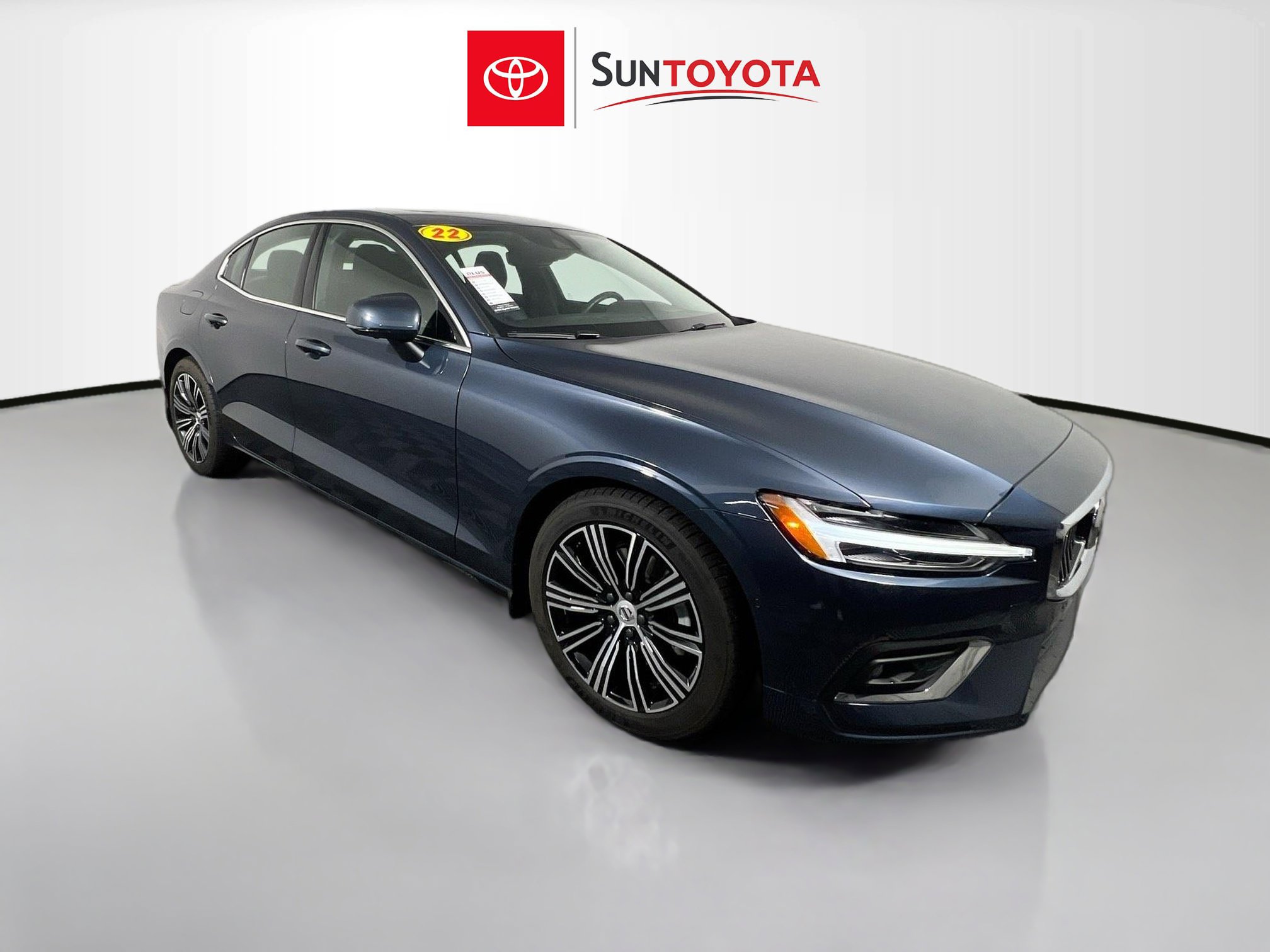 Used 2022 Volvo S60 B5 Inscription image 1
