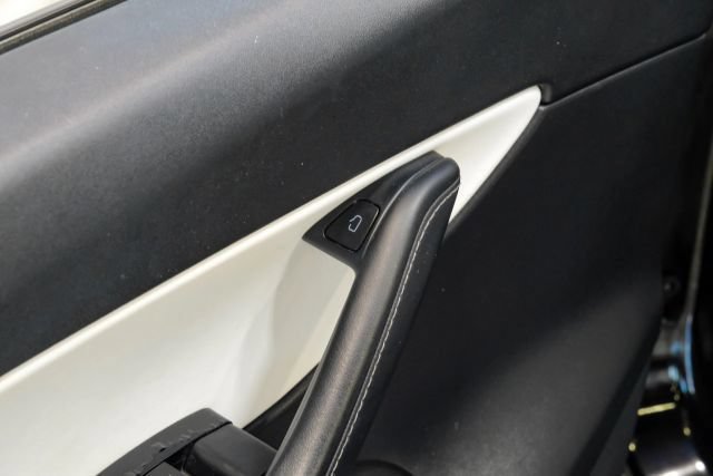 Used 2022 Tesla Model Y Performance AWD/4WD image 48
