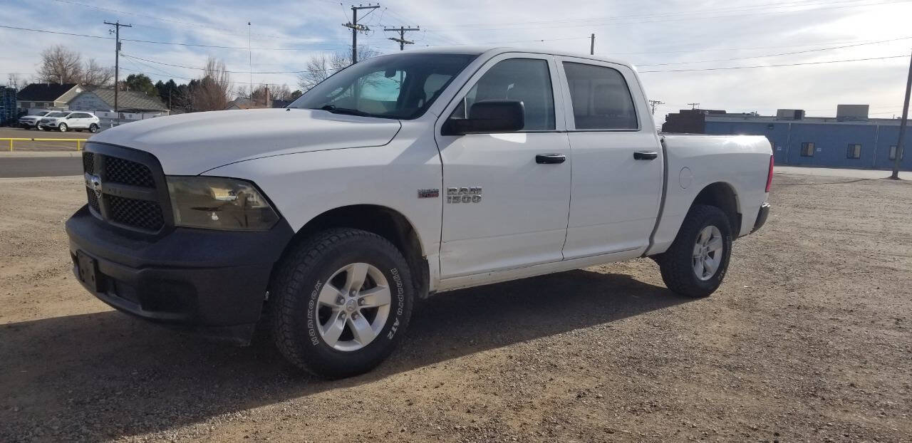 Used 2017 RAM 1500 4x4 Crew Cab image 1