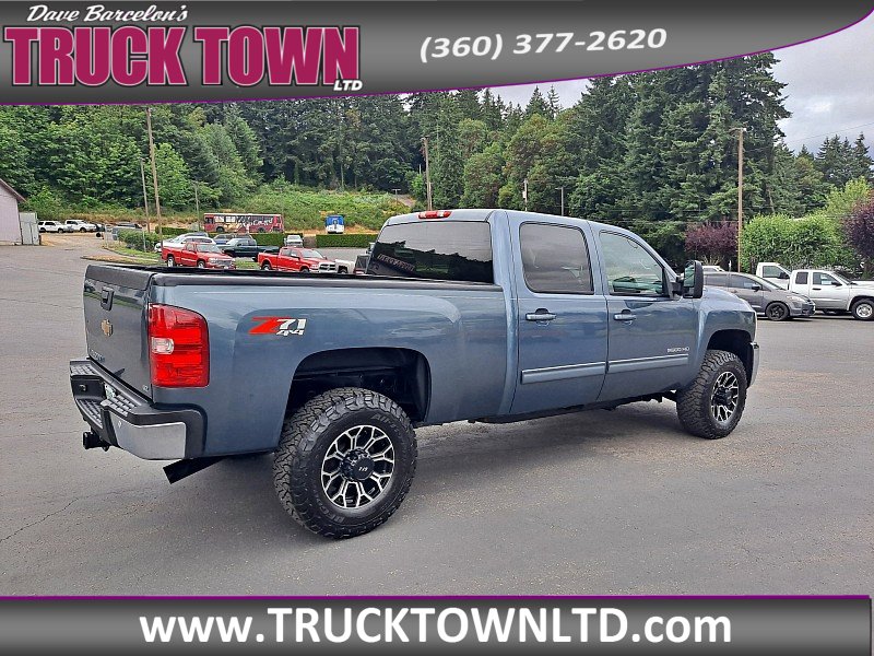Used 2010 Chevrolet Silverado 2500 LTZ w/ Convenience Package image 3