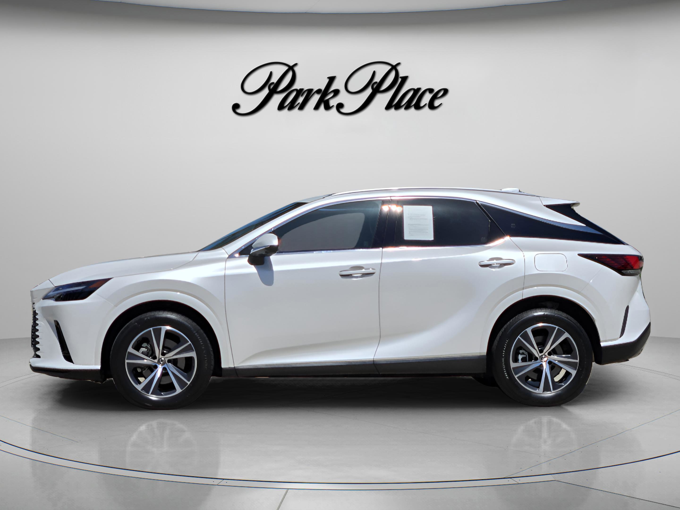 Used 2025 Lexus RX 350 Premium w/ Accessory Package (Z1) FWD image 2