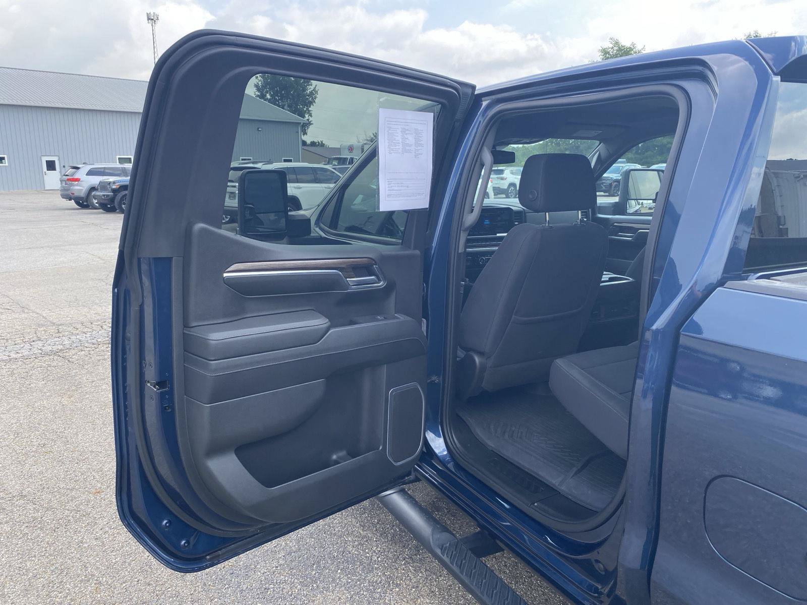 Used 2023 Chevrolet Silverado 1500 RST AWD/4WD image 30