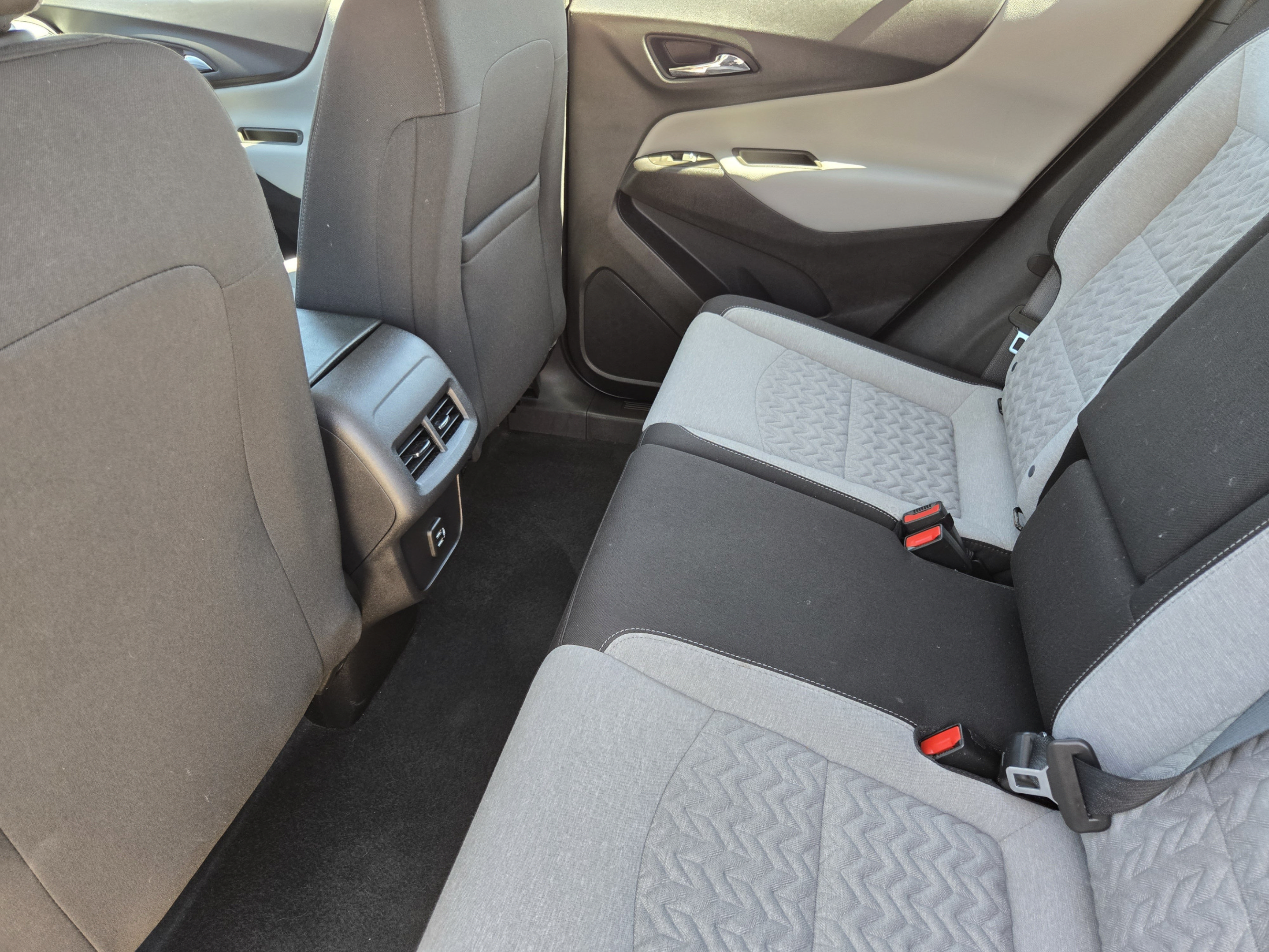 Used 2024 Chevrolet Equinox LS FWD image 27