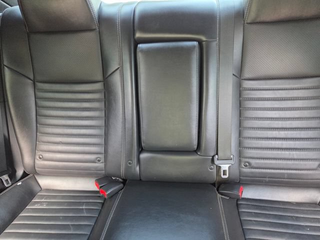 Used 2014 Dodge Challenger SXT RWD image 8